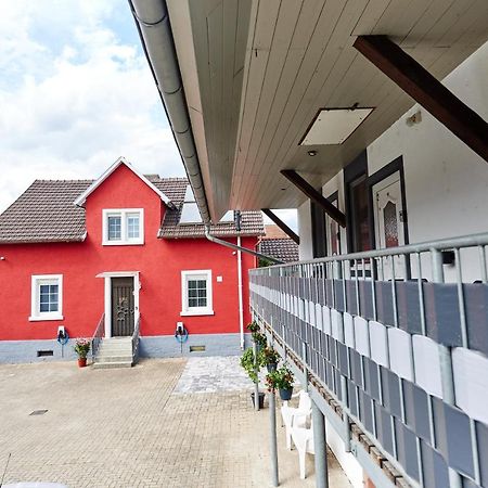 Gaestehaus Viktoriya Nur Wenige Minuten Zum Europa-Park Rust Buitenkant foto